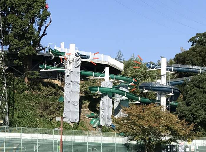 ウォータースライダー